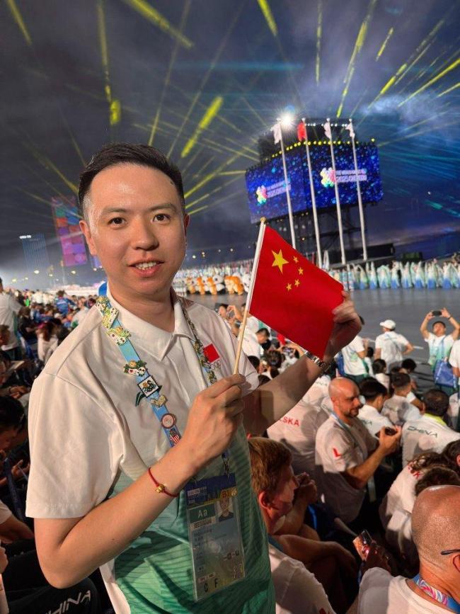 纷表达了对 纷表达了对