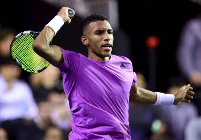 在足坛树立 在足坛树立